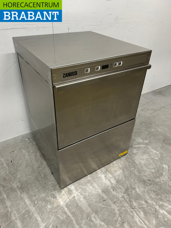 Lave-vaisselle Zanussi NUC3 en acier inoxydable Chargement frontal 400V Horeca – Image 3