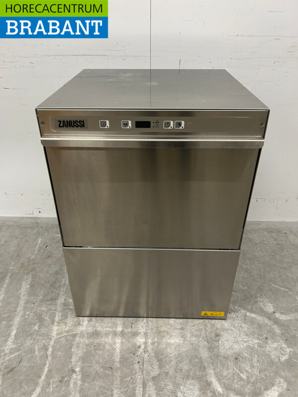 Lave-vaisselle Zanussi NUC3 en acier inoxydable Chargement frontal 400V Horeca