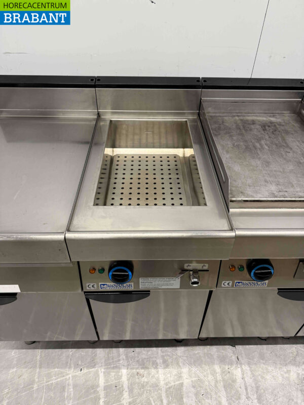 Acier inoxydable Ligne de cuisson modulaire composée d'une unité aveugle, d'un bain-marie, d'une plaque de cuisson et d'une cuisinière à 6 brûleurs 230 cm 230V + 400V + GAZ Horeca – Image 6