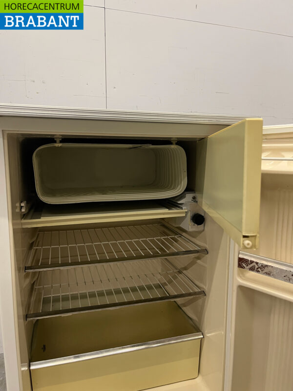 Réfrigérateur Refroidissement avec compartiment congélation 230V Horeca – Image 5