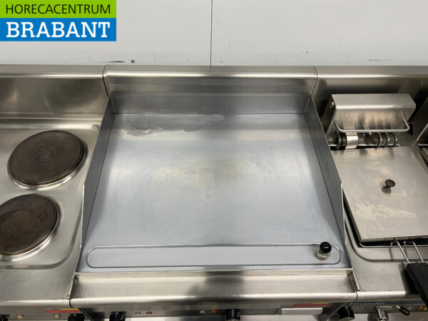 Acier inoxydable Lotus Fry line 4 brûleurs, plancha et double friteuse 2 x 10 litres 212 cm 400V Horeca – Image 5