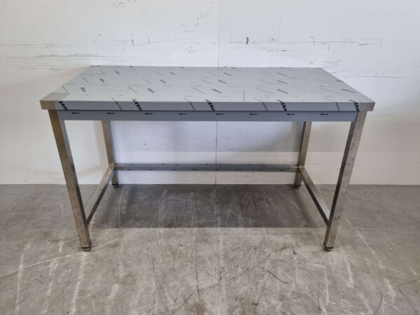 Table de travail en acier inoxydable Premium-line 140 x 70 x 85 cm Restauration