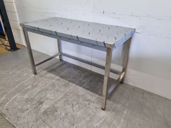 Table de travail en acier inoxydable Premium-line 140 x 70 x 85 cm Restauration – Image 2