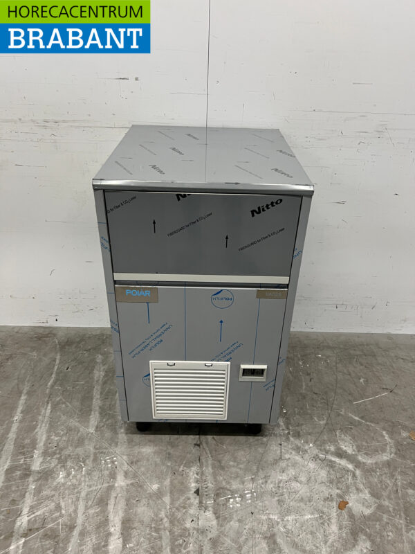 Polar UA028 en acier inoxydable avec trémie de 28 kg Produit 47 kg par jour 230V Horeca