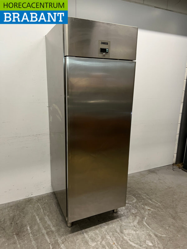 Réfrigérateur Zanussi en acier inoxydable Refroidissement 670 litres 230V Horeca – Image 2