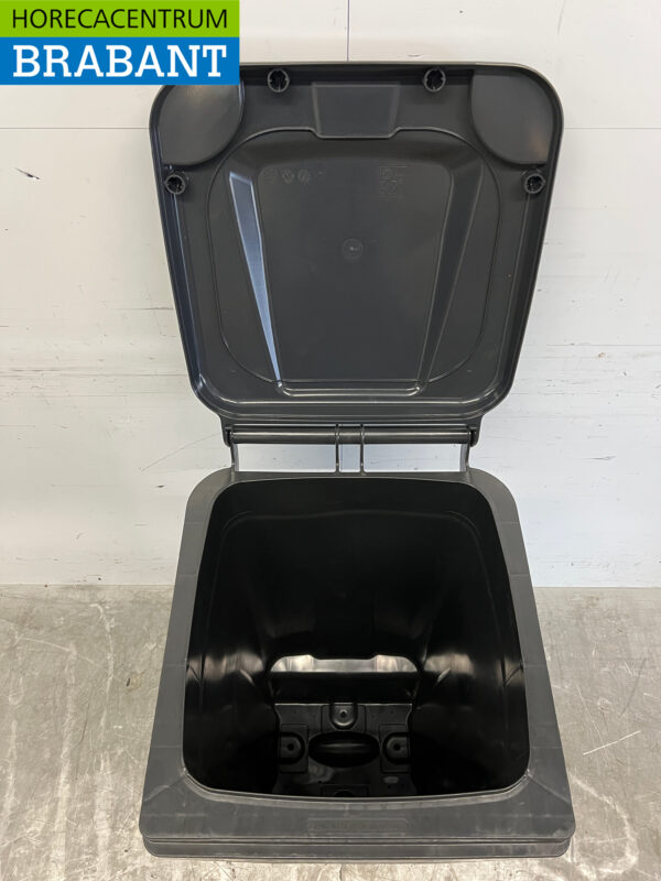 Saro grande poubelle 120 litres Noir Restauration – Image 4
