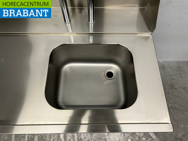 Table d'alimentation Saro en acier inoxydable avec douche de pré-rinçage 120 cm Horeca – Image 4