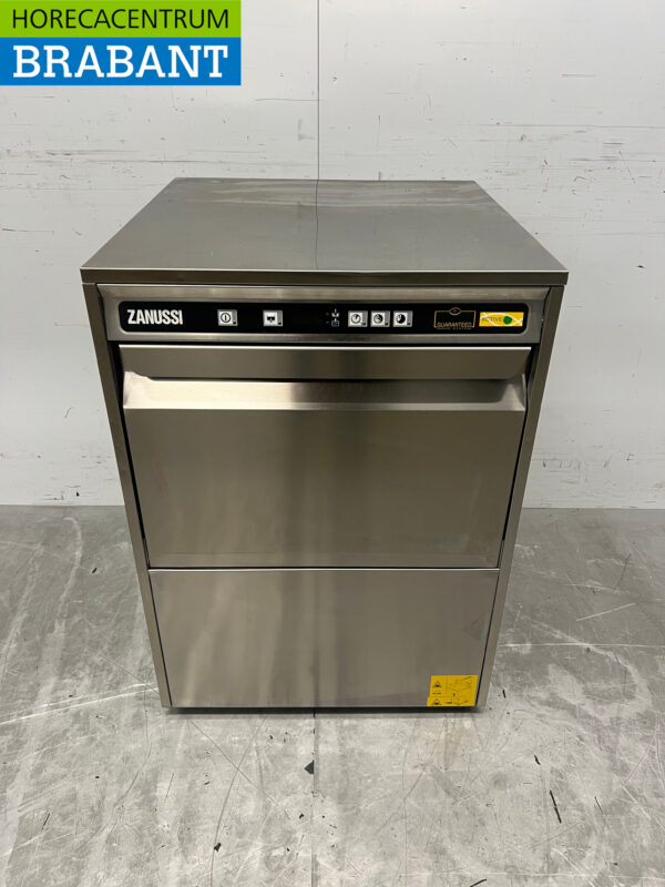 Lave-vaisselle Zanussi Zucai en acier inoxydable Chargement frontal 400V Restauration