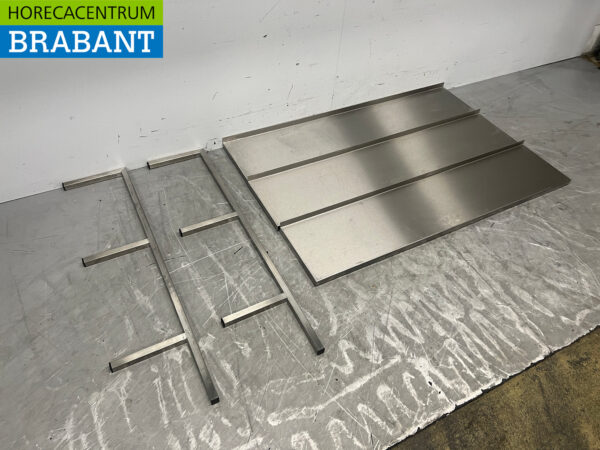 Étagère murale en acier inoxydable à 3 niveaux 138 x 30 cm Horeca – Image 3