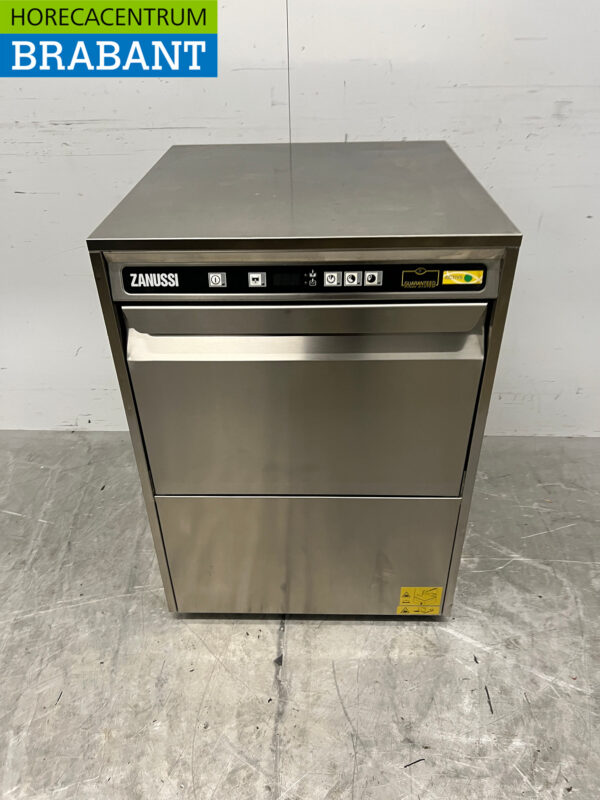 Lave-vaisselle Zanussi ZUCAI en acier inoxydable 400V Restauration