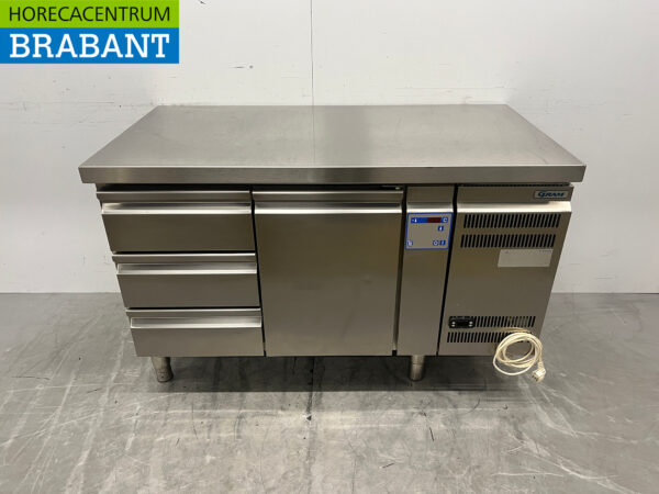 Acier inoxydable Gram Établi réfrigéré 1 porte et 3 tiroirs 136,5 cm 230V Horeca