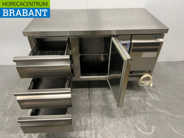 Acier inoxydable Gram Établi réfrigéré 1 porte et 3 tiroirs 136,5 cm 230V Horeca – Image 4