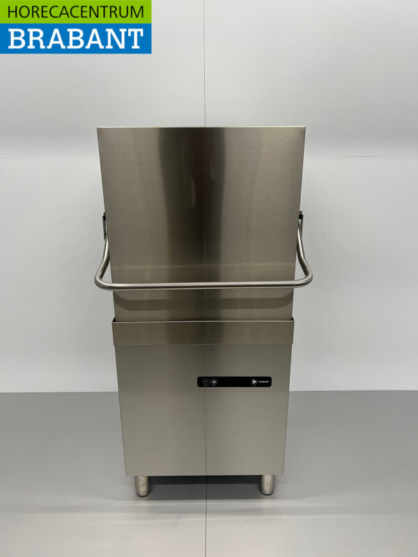 Lave-vaisselle intégrable Adler EVO en acier inoxydable avec pompe de vidange et adoucisseur d'eau 400V Horeca