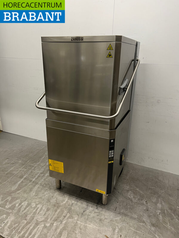Lave-vaisselle coulissant Zanussi en acier inoxydable Pompe de vidange 400V Horeca – Image 2