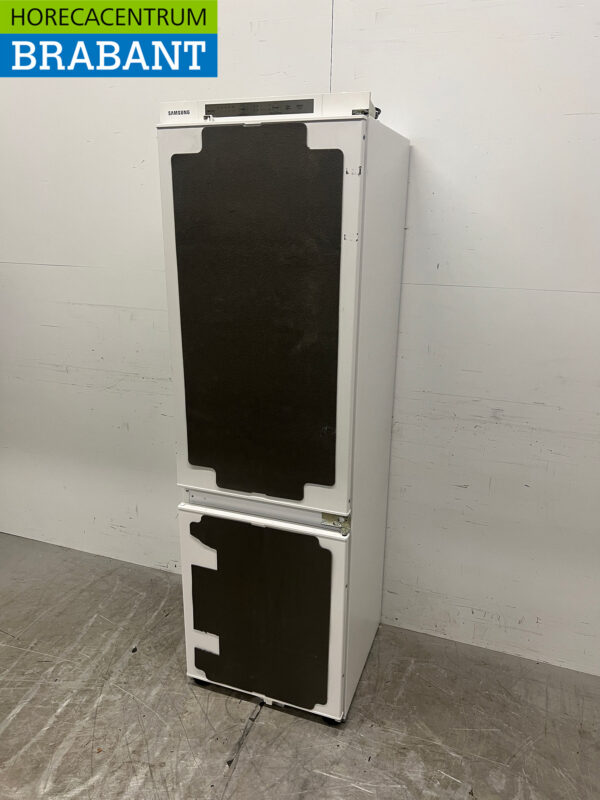 Samsung Réfrigérateur-congélateur encastrable 267 litres 230V – Image 2