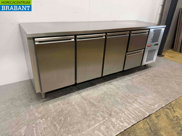 Acier inoxydable Tecnodom Établi réfrigéré 3 portes et 2 tiroirs 232,5 cm 230V Horeca – Image 3