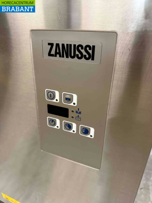 Lave-vaisselle à passage Zanussi NHT en acier inoxydable 400V Horeca – Image 4