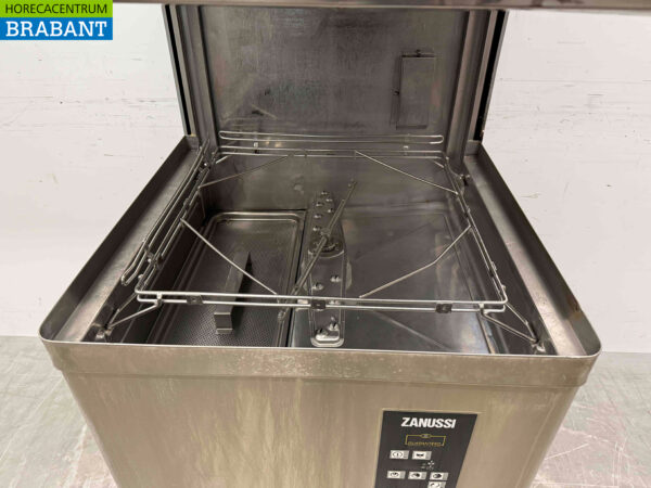 Lave-vaisselle coulissant Zanussi ZHTAI en acier inoxydable 400V Restauration – Image 5