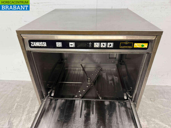 Lave-vaisselle Zanussi ZUCAI en acier inoxydable 230V Horeca (kopie) – Image 4
