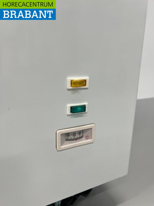 HCB Shop freezer Congélateur avec couvercles coulissants en verre 455 litres 230V Horeca – Image 5