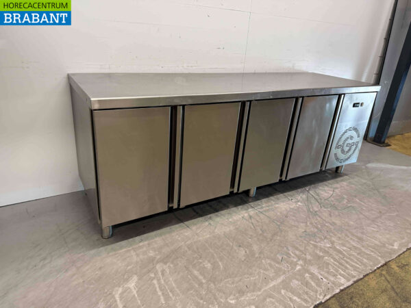Établi réfrigéré en acier inoxydable 4 portes 224,5 cm 230V Horeca – Image 3
