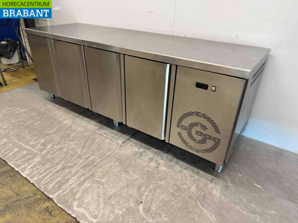 Établi réfrigéré en acier inoxydable 4 portes 224,5 cm 230V Horeca – Image 2