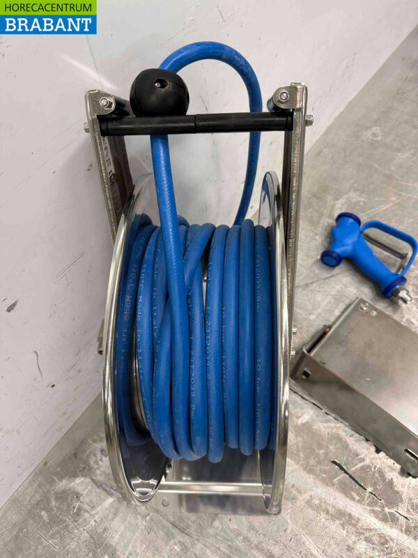Enrouleur de tuyau en acier inoxydable avec tuyau de 10 mètres et pistolet de nettoyage Horeca – Image 5