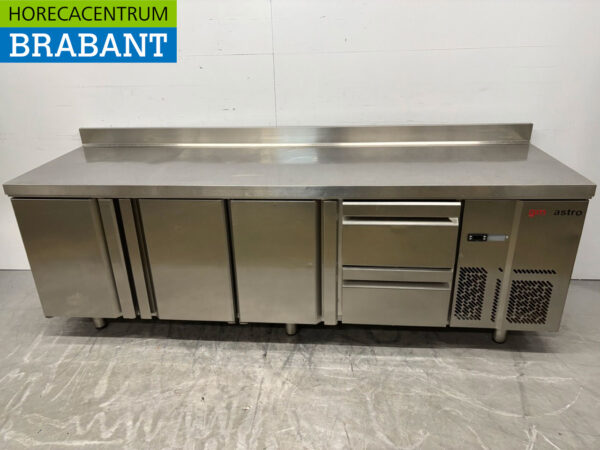 Établi réfrigéré Infrico en acier inoxydable 3 portes et 2 tiroirs 245 cm 230V Horeca