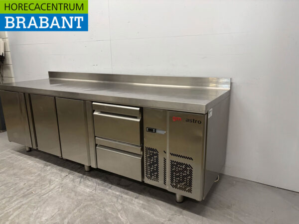 Établi réfrigéré Infrico en acier inoxydable 3 portes et 2 tiroirs 245 cm 230V Horeca – Image 2