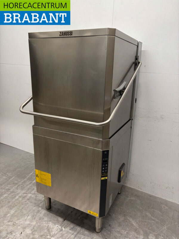Lave-vaisselle coulissant Zanussi ZHT8 en acier inoxydable 400V Restauration – Image 2
