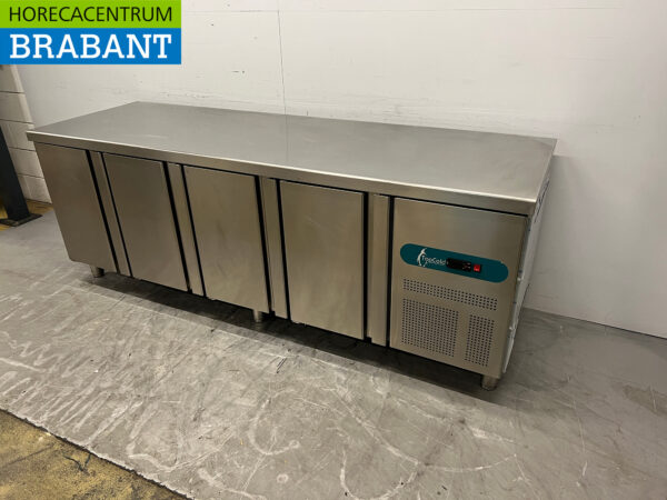 Établi réfrigéré Topcold en acier inoxydable 4 portes 225 cm 230V Horeca – Image 2
