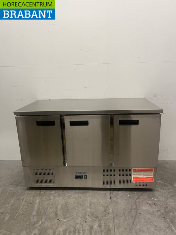 Établi réfrigéré Polar G622 en acier inoxydable 3 portes 137 cm 230V Horeca