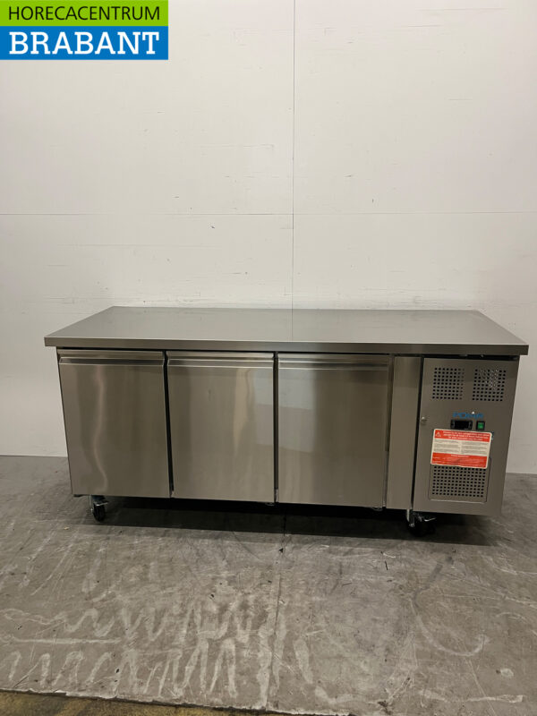 Polar G597 établi réfrigéré en acier inoxydable 3 portes 179,5 cm 230V Horeca