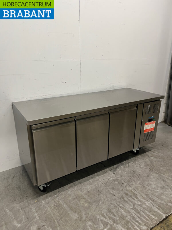 Polar G597 établi réfrigéré en acier inoxydable 3 portes 179,5 cm 230V Horeca – Image 3