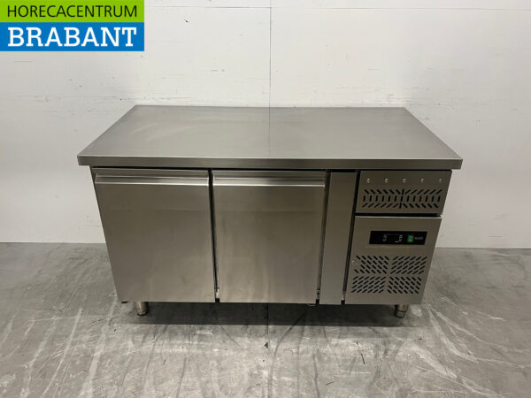 Établi réfrigéré Maxxfrost en acier inoxydable 2 portes 138 cm 230V Horeca