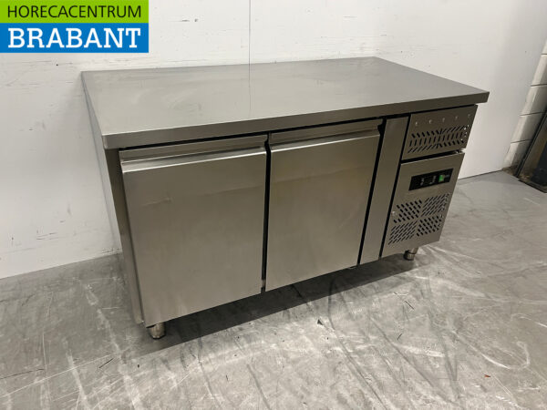 Établi réfrigéré Maxxfrost en acier inoxydable 2 portes 138 cm 230V Horeca – Image 3