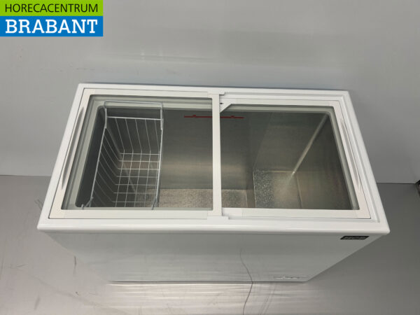 HCB Freezer Congélateur de magasin avec couvercles coulissants en verre 197 litres 230V Horeca – Image 4