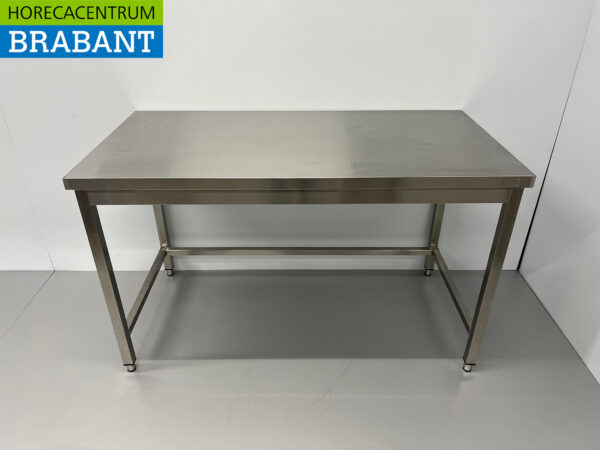 Table de travail en acier inoxydable Basic-line 140 x 70 x 85 cm Restauration