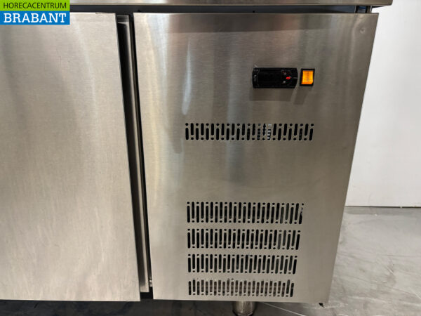 Établi réfrigéré Asber en acier inoxydable 4 portes 223 cm 230V Horeca – Image 5