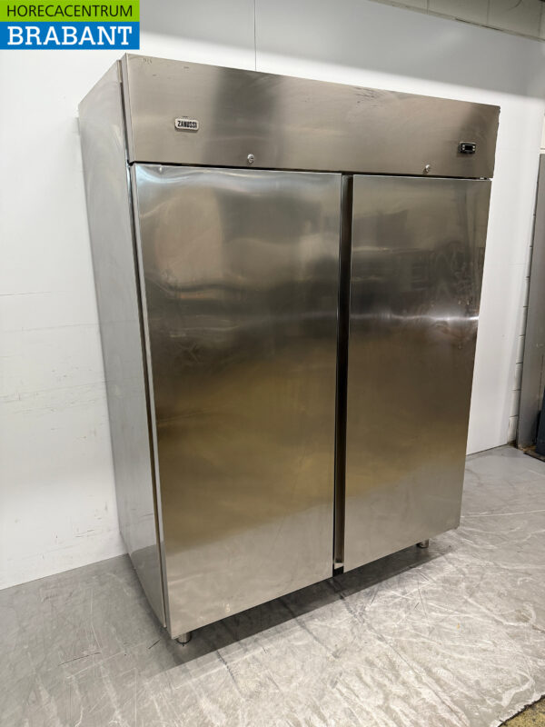 Réfrigérateur double porte Zanussi en acier inoxydable 1300 litres 230V Horeca – Image 3