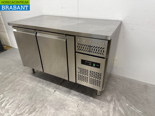 Établi réfrigéré Maxxfrost en acier inoxydable 2 portes 136 cm 230V Horeca – Image 2