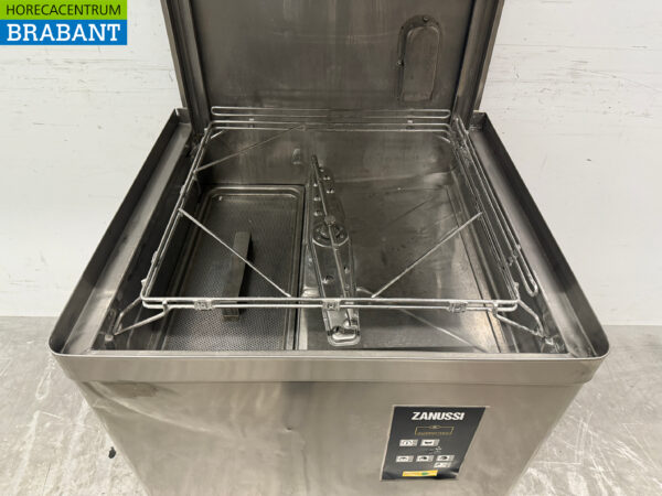Lave-vaisselle à passage Zanussi en acier inoxydable 400V Horeca – Image 4