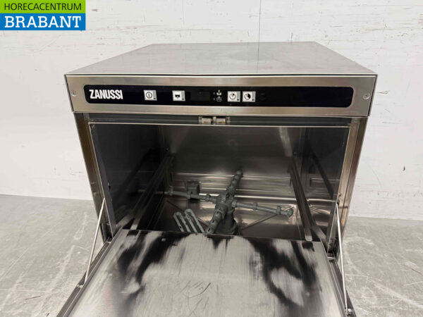 Lave-vaisselle Zanussi Zuc1 en acier inoxydable avec pompe de vidange 230V Horeca – Image 4