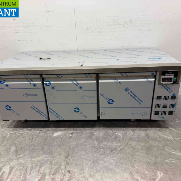 Réfrigérateur Combisteel en acier inoxydable Modèle bas 3 portes 160 cm 230V Horeca