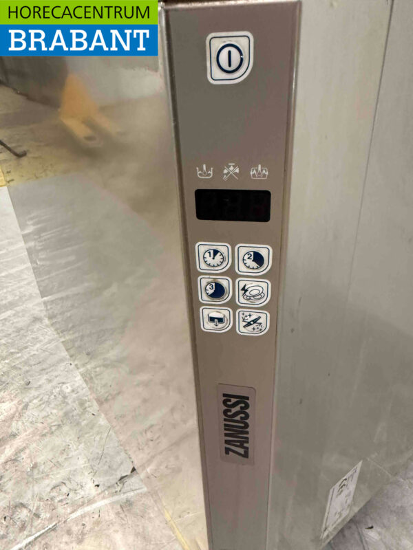 Lave-vaisselle coulissant Zanussi HHT8 en acier inoxydable 400V Restauration – Image 6