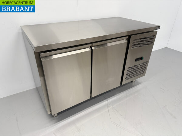 Établi réfrigéré en acier inoxydable 2 portes 136 cm 230V Horeca – Image 3