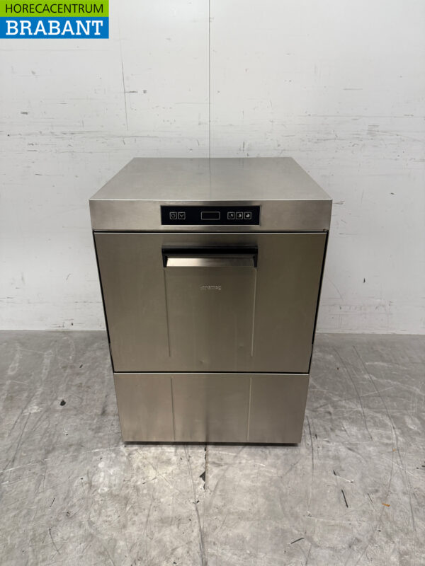 Lave-vaisselle Smeg en acier inoxydable avec pompe de vidange 400V Horeca