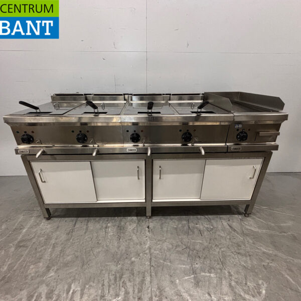 Ligne de cuisson Zanussi en acier inoxydable 2 x Double Friteuse 12 litres et Plaque de cuisson 400V Horeca