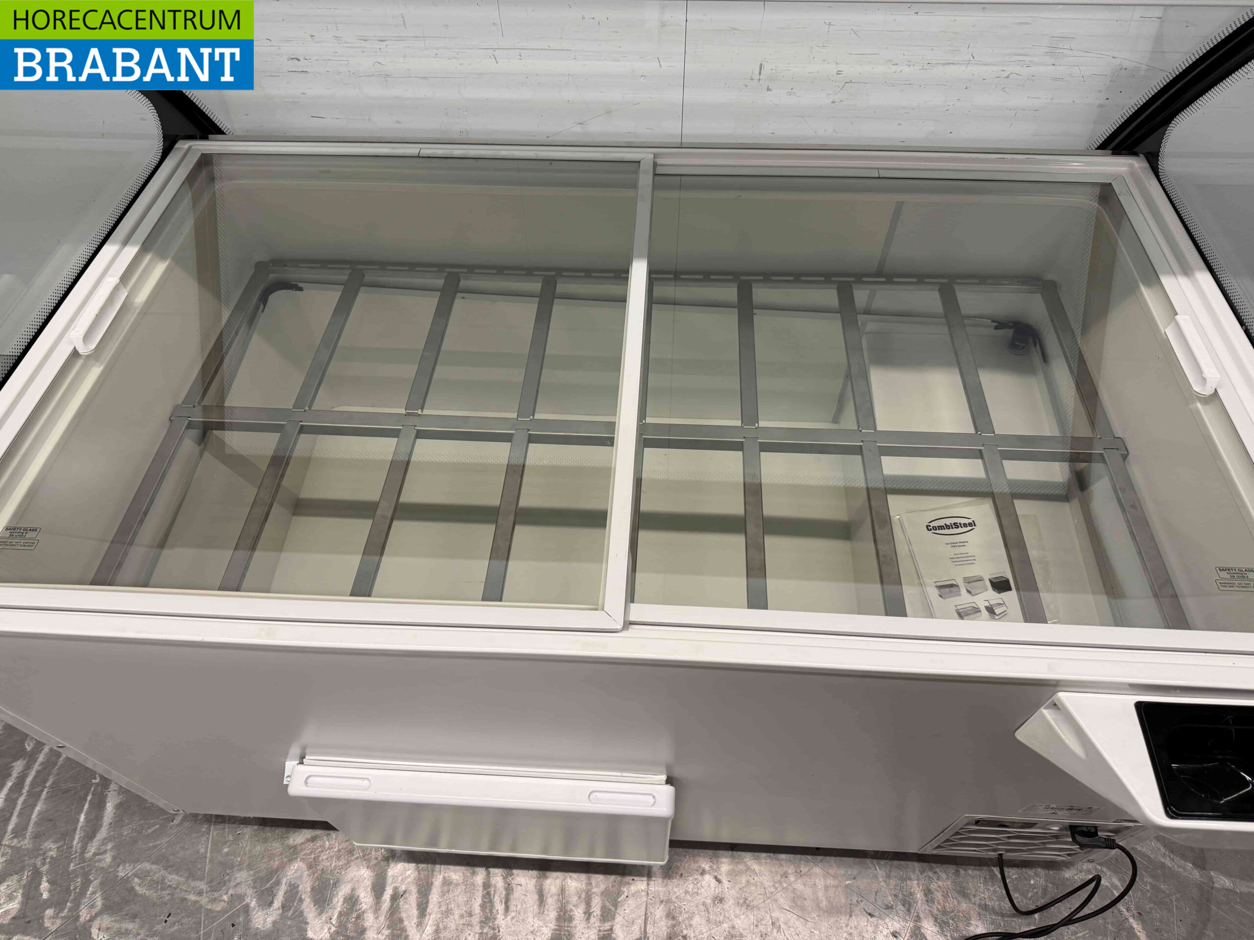 Mobile Combisteel Hawai scoop ice cream display case 16 bins 230V Horeca – Image 6