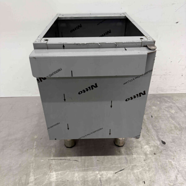 Base en acier inoxydable avec porte battante 40 cm Restauration